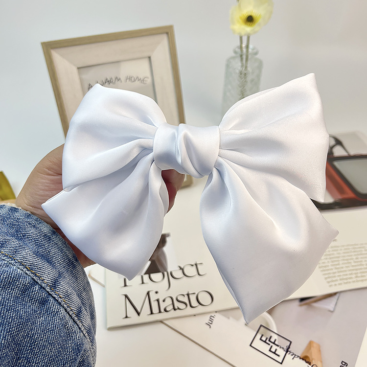 Women's Sweet Bow Knot Satin Hair Clip display picture 1