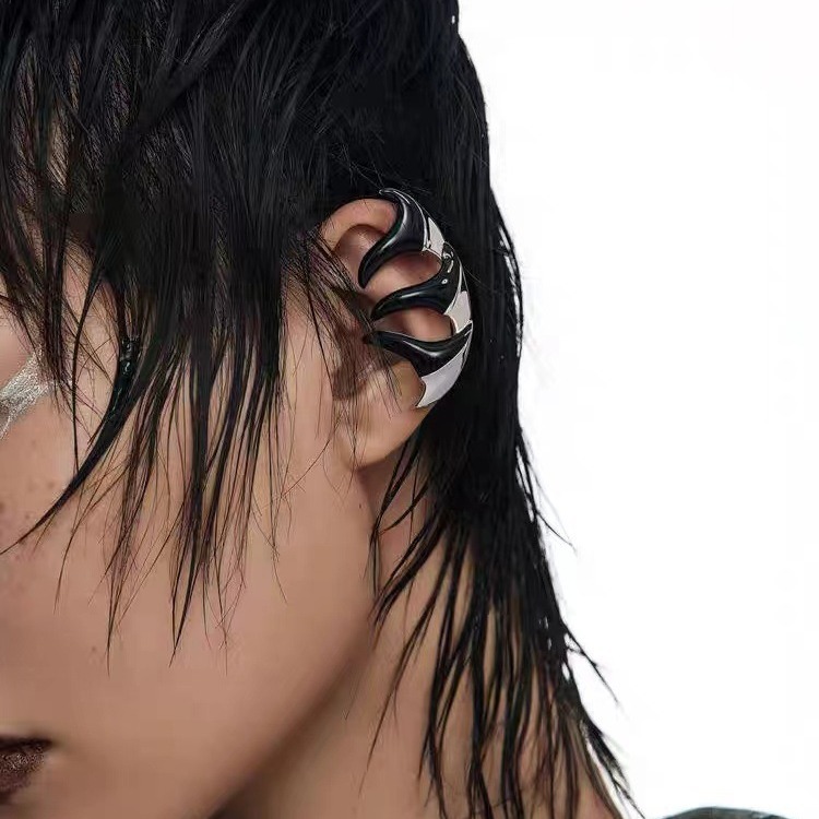 Shark Tail Ear Clip European and American Creative Hip-Hop Distinctive Shark Tail Ear Clip Original Ear Hanging Gender Free Earrings