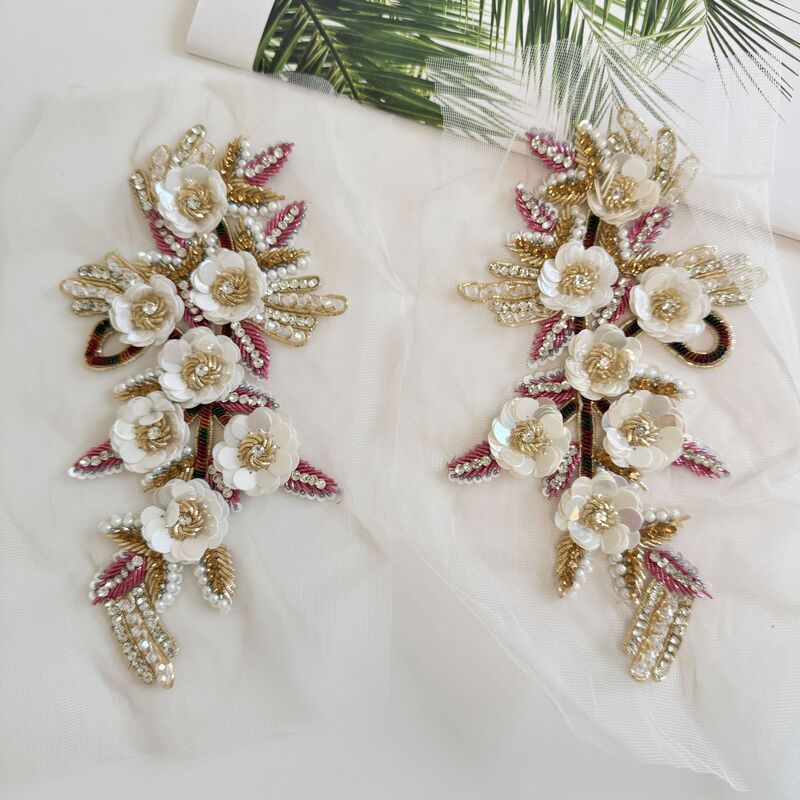 A116 Pair of Indian Silk Embroidery Flowers, Handmade Embroidery for Wedding Dresses, Cheongsam, Children's Clothing, Performance Costumes, Rhinestone DIY