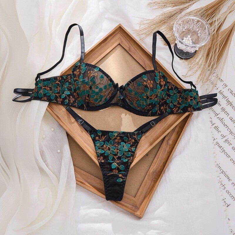 2025 European and American Cross-Border New Sexy Lace Embroider Push-Up Breathable Luxury Bra Intimates Set