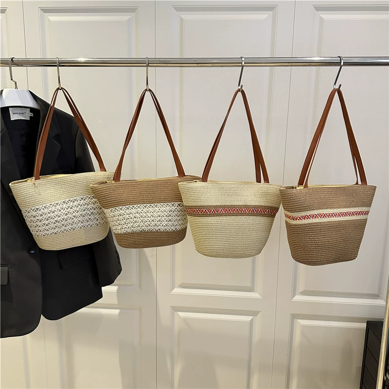 Beach capacious one-shoulder bag, straw basket, beach style