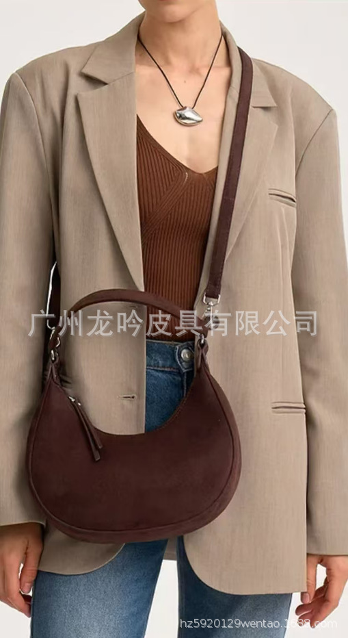 진한 갈색(재고가 없으며 맞춤 제작 필요)