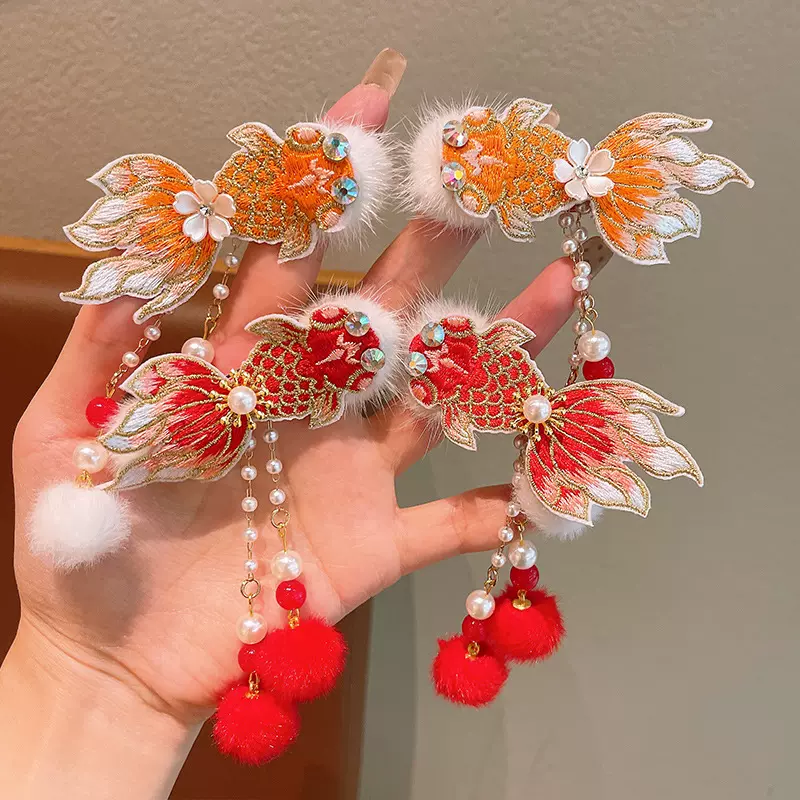 新年儿童红色蝴蝶金鱼刺绣发夹毛球流苏发卡女童喜庆过年装扮头饰