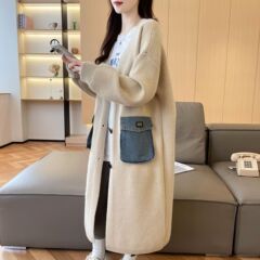 韩系长款2025秋冬新款针织开衫慵懒风过膝宽松V领拼接口袋毛衣女