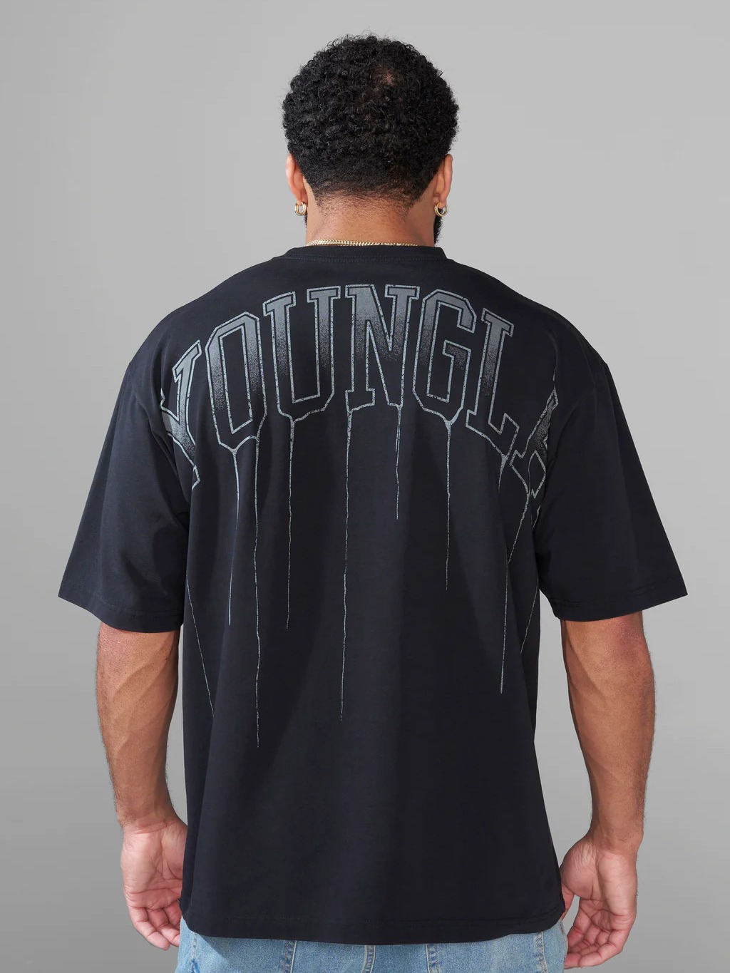 Big T-shirt with a round collar