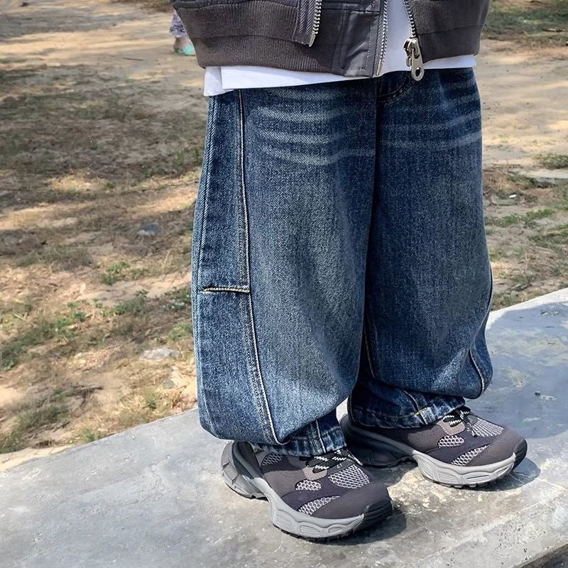 Kids' jeans, spring/autumn 2026, loose fit, casual long pants for toddlers, new spring style, trendy boys' jeans.