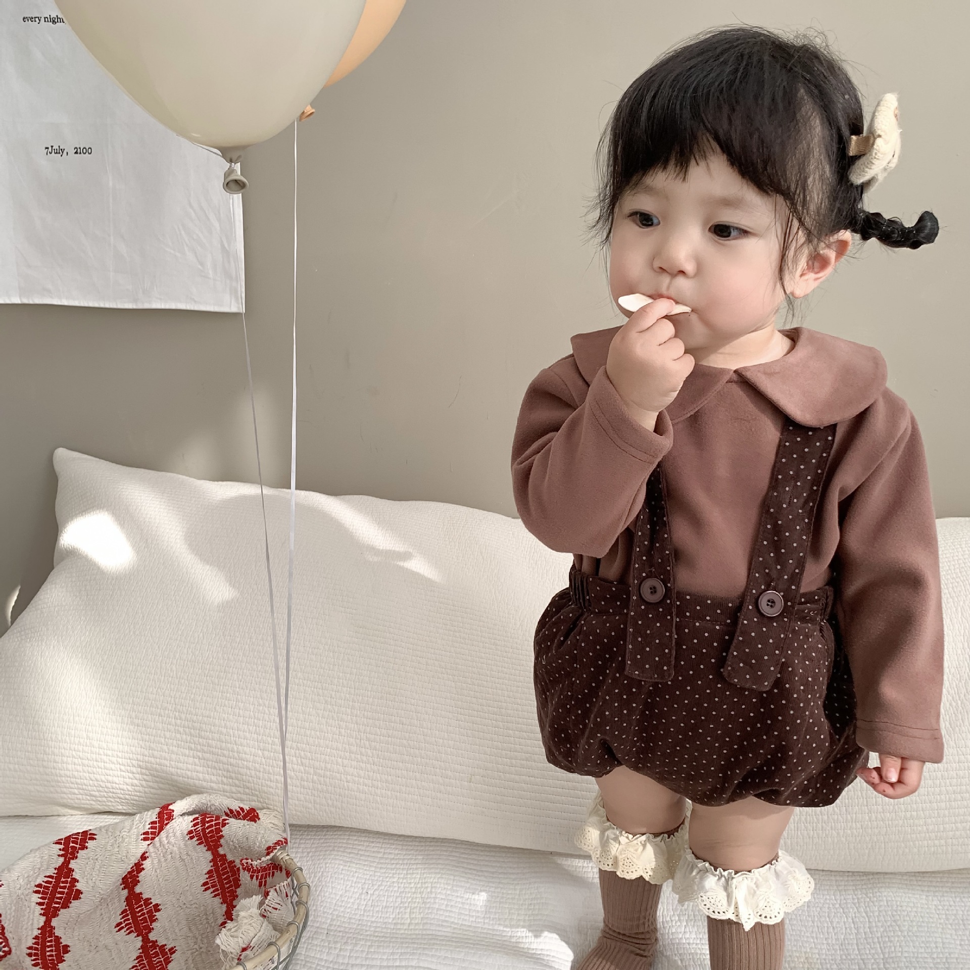 Conjunto de camisa y pantalones con tirantes para niñas, ropa infantil de estilo coreano, traje para salir de paseo para bebés en otoño e invierno.