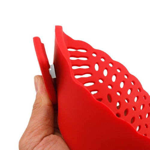 Household creative kitchen tools silicone pot edge drainer vegetable noodle strainer pouring filter baffle supply