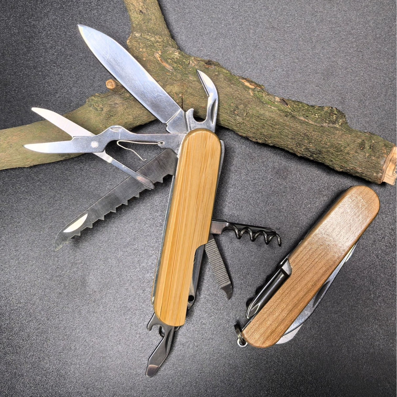 9开多功能折叠刀户外野营旅游必备工具锋利刃口防锈耐用口袋小刀