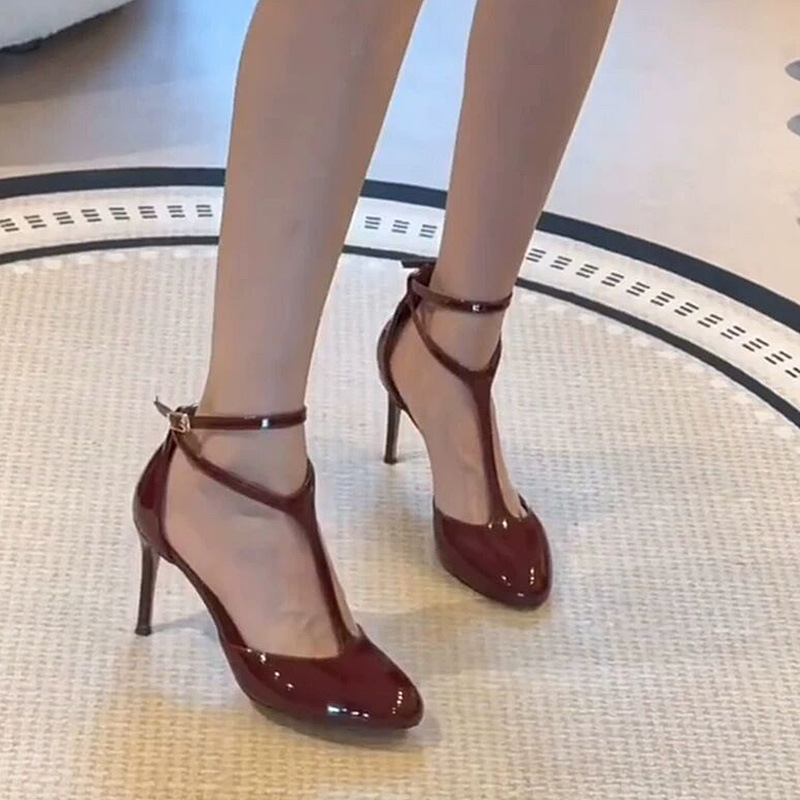 2026 Spring and Summer New Style Burgundy Patent Leather T-Strap High-Heeled Sandals for Women with Thin Heels and French-Style Hollow Toe Single Shoes 2026 Spring and Summer New Style Burgundy Patent Leather T-Strap High-Heeled Sandals for Women with Thin Heels and French-Style Hollow Toe Single Shoes