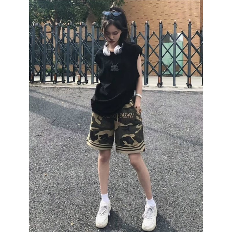 American Retro Camouflage Cargo Shorts for Women, Summer New Mid-Waist Slimming Loose Straight Wide-Leg Casual Knee-Length Shorts American Retro Camouflage Cargo Shorts for Women, Summer New Mid-Waist Slimming Loose Straight Wide-Leg Casual Knee-Length Shorts