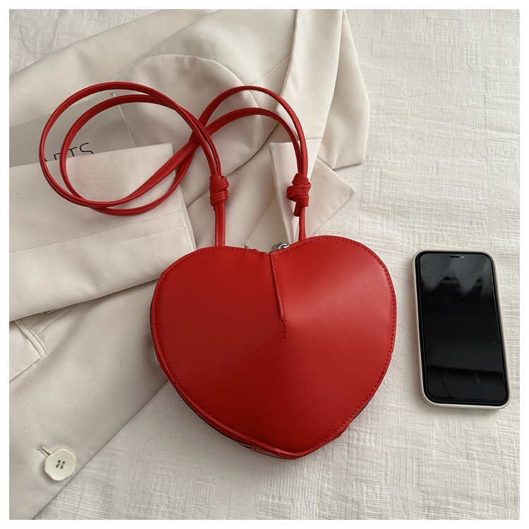 Women's PU Heart Shape Basic Classic Style Sewing Thread Heart-shaped Zipper Underarm Bag display picture 1