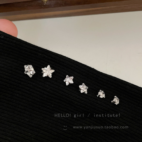 Exquisite five-pointed star zircon earrings for women to sleep without taking off, earrings for ear piercing, ear sticks, mini ear accessories