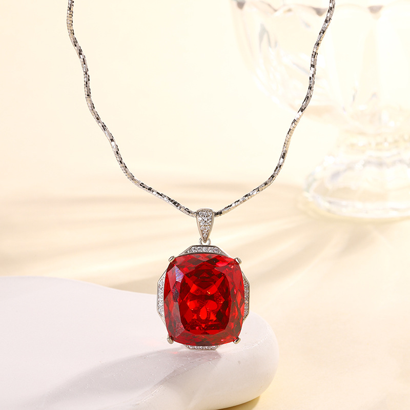 2024 nuevo estilo Zhuang Shengsheng joyería fondo de cobre chapado en oro simulación color tesoro gordo rectangular 20*23 collar colgante de moda