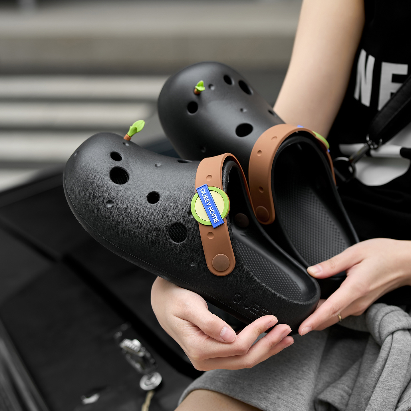 Croc Shoes Naisten 2026 Liukumattomat paksupohjaiset päällysvaatteet Kotiin Hengittävät ja mukavat Varvastossut Koti Korkeatasoiset Haisemattomat jalat