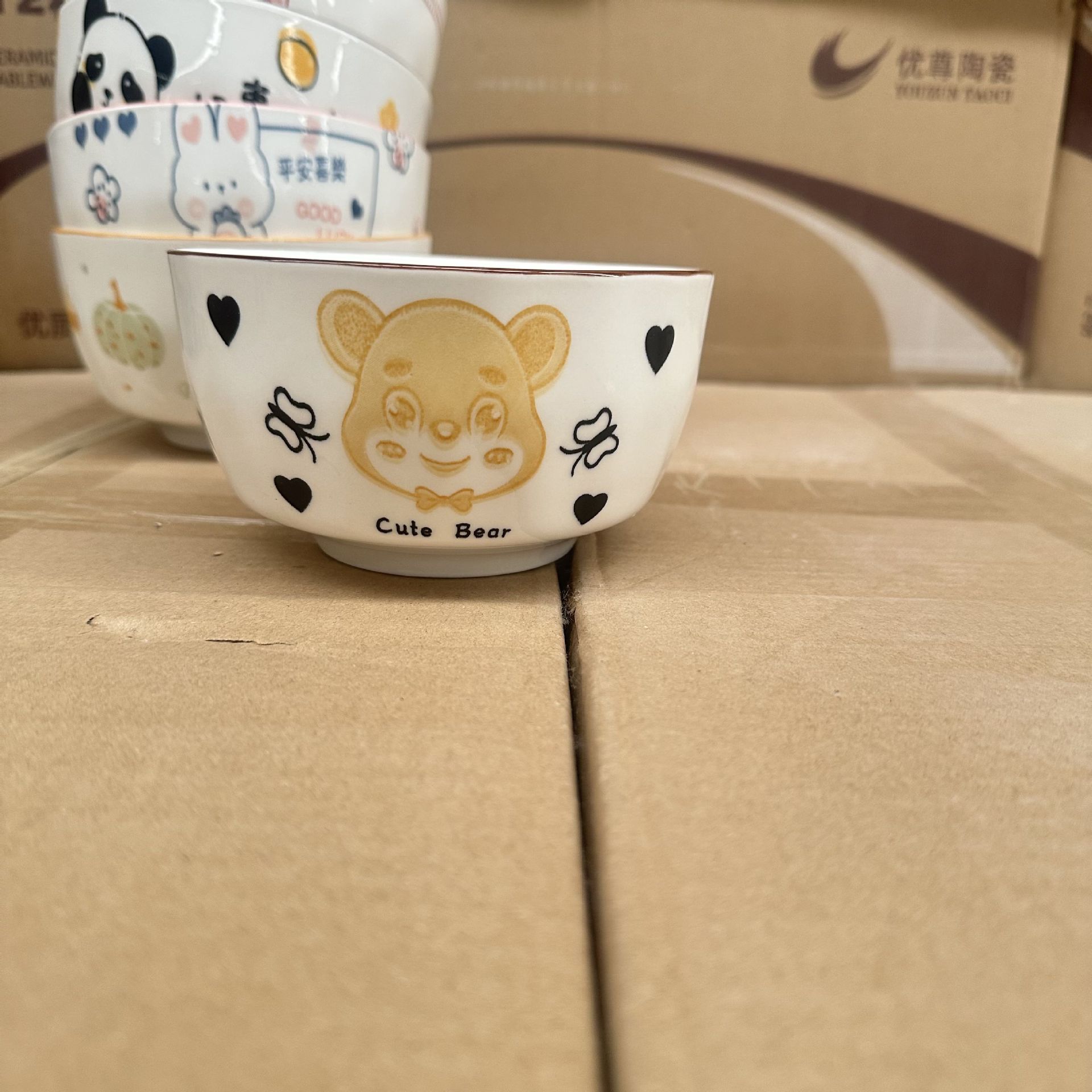 Tacos de arroz caseros cuenco de dibujos animados de cerámica cubiertos al por mayor 5.3 pulgadas tazón de cerámica tazón pequeño tazón de promoción tienda de dos yuanes