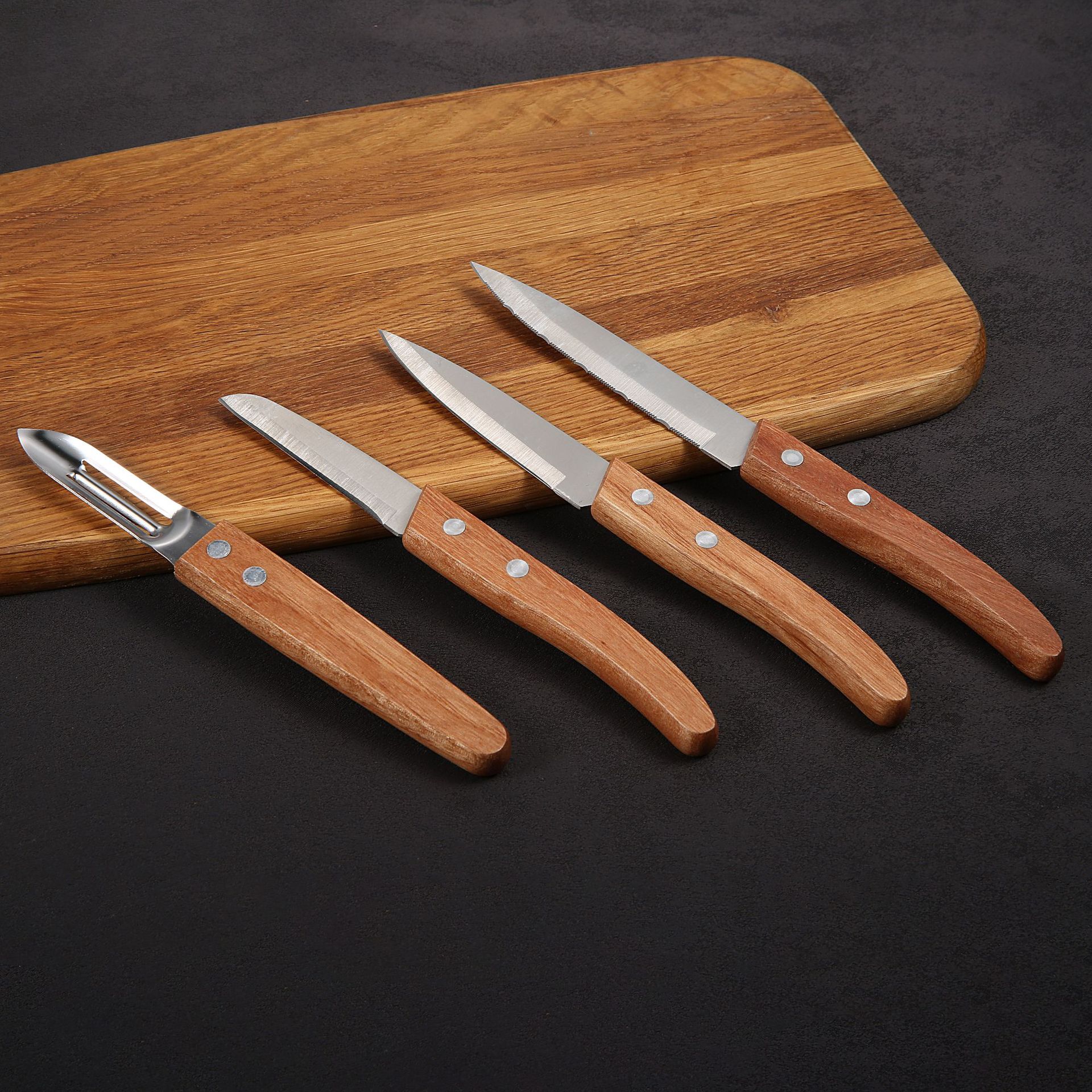 재고 있음 도매 2 위안 과일 칼 마호가니 손잡이 톱니 모양의 칼 가볍고 휴대하기 쉬운 칼 야외 칼 세트