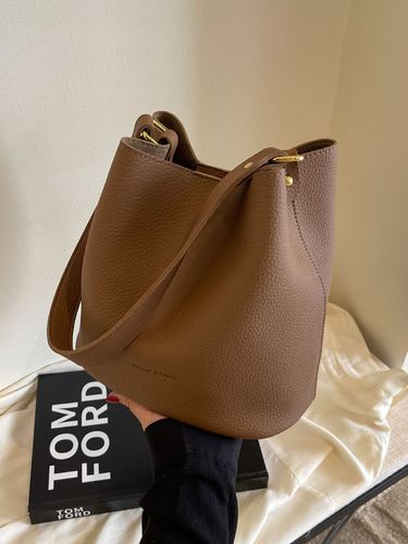 Large-capacity bags for women, all-match new bags in autumn, single shoulder crossbody bag, this year's popular bucket bag