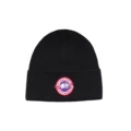 E black knitted hat