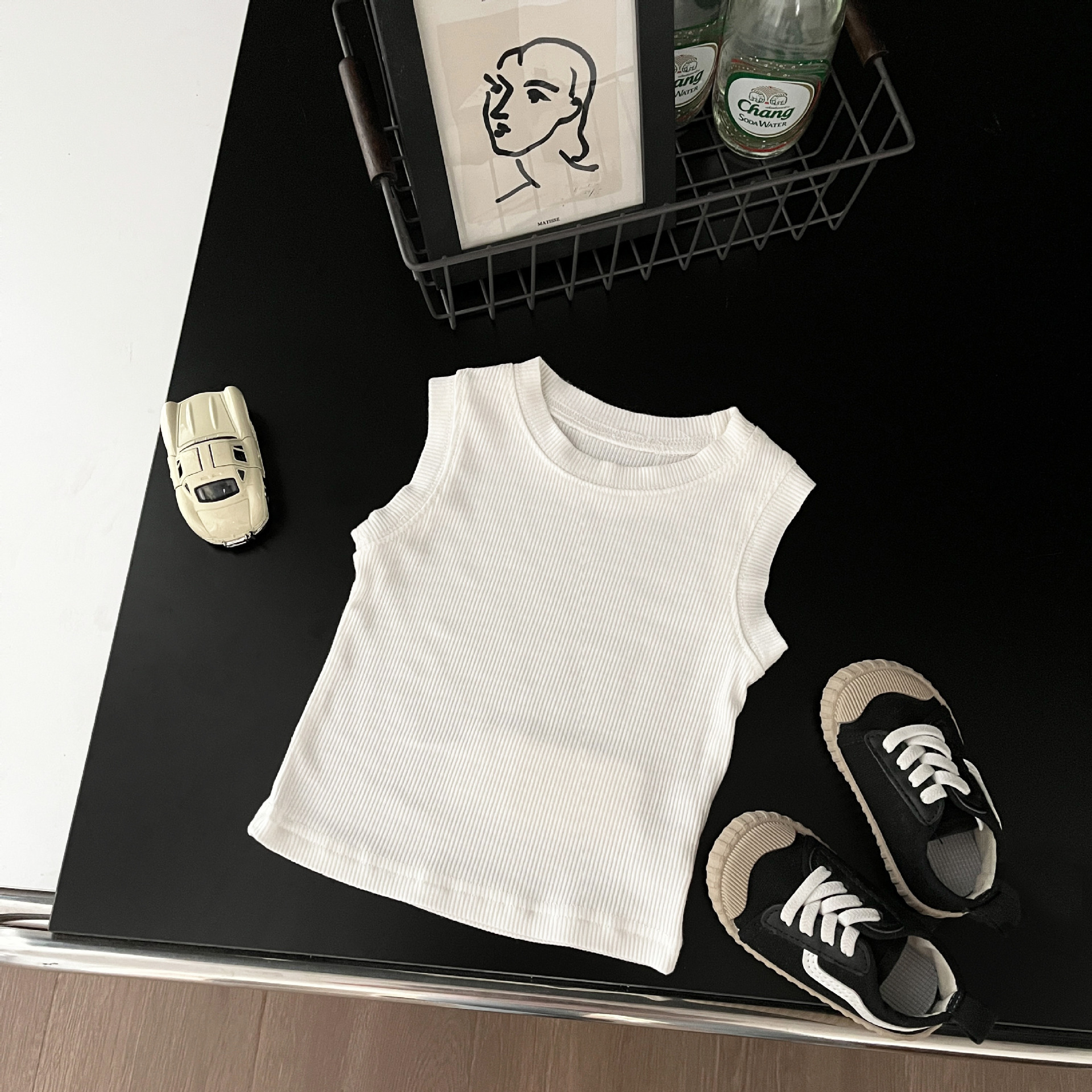 Baby guapo chaleco delgado de verano 2026 nueva ropa de bebé fresca de color sólido sin mangas chaqueta para niños