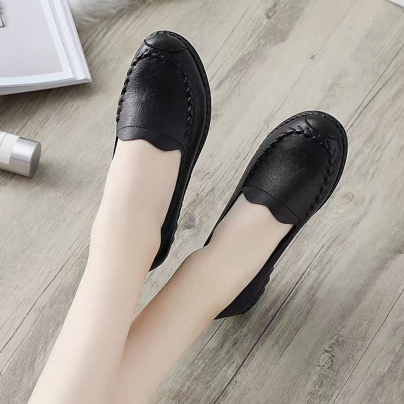 Zapatos de cuero suave de primavera y verano, zapatos de cuero de mediana edad, zapatos de trabajo de mujer negros, zapatos de mediana edad, cómodos, antideslizantes