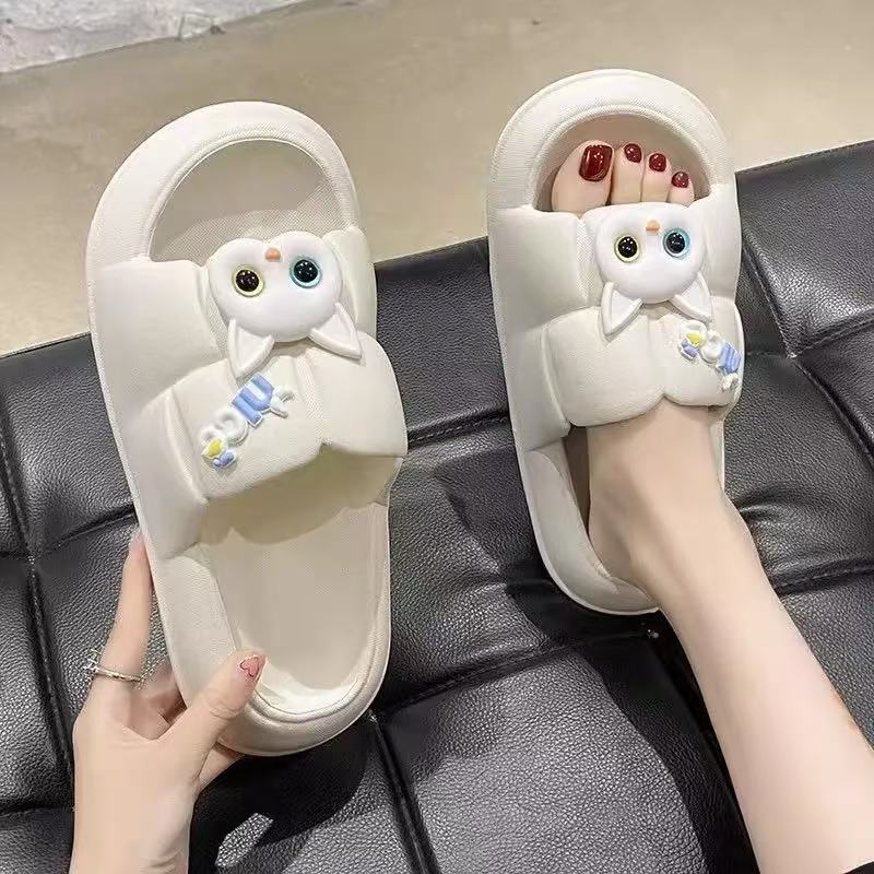 Summer 2025 New Internet Celebrous Fashion Outdoor Wear Cute Fashion Sandals and Slippers Female Students Thick Bottom Non-slip Beach Shoes