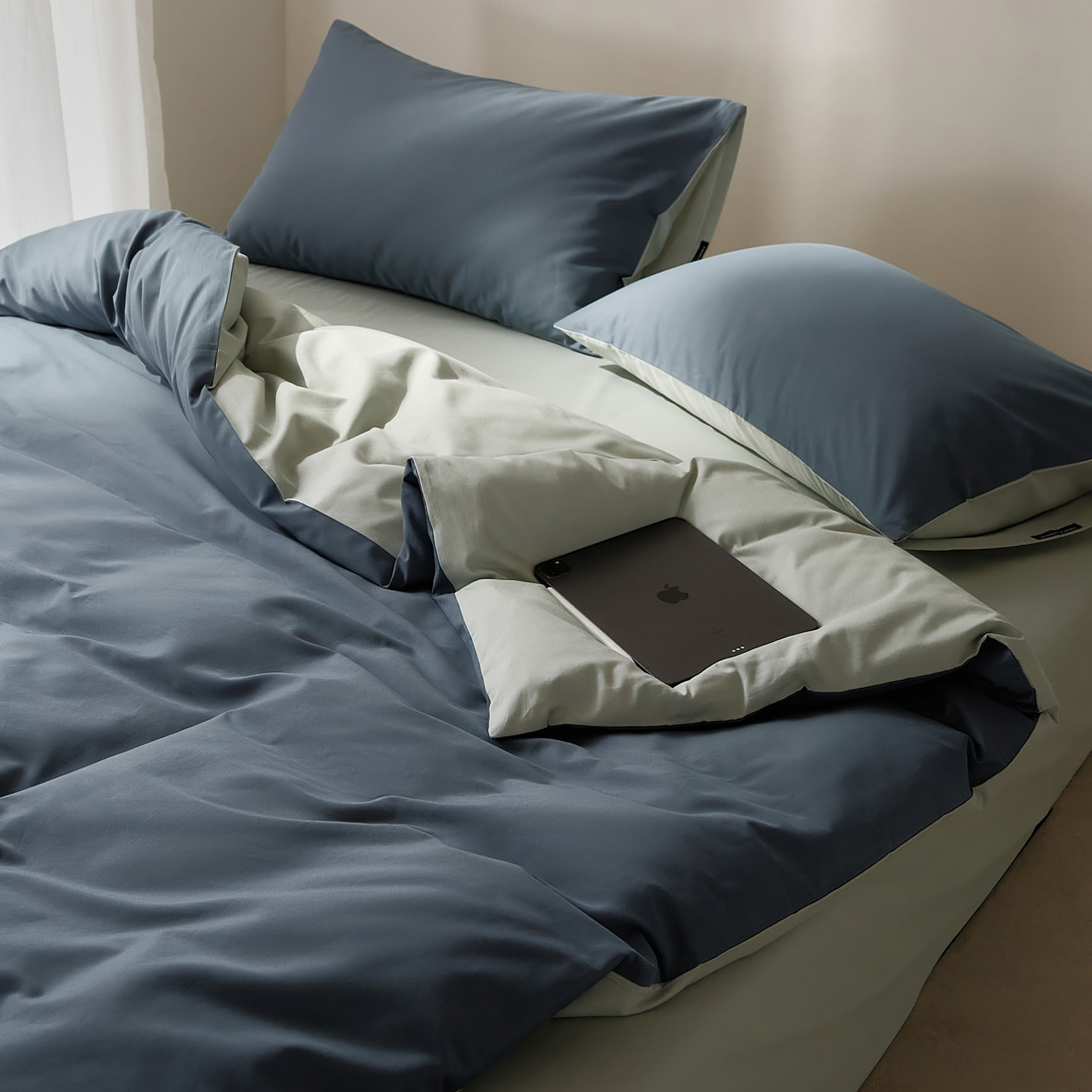 Yunqi-deep sea clear sky / 0.9-1.2m bed [sheet type] three-piece quilt cover 150*200cm sheets 180*230cm pillowcase 48*74cm