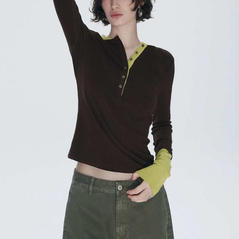 Culori Outfit: Faux Two-Piece Color-Block Long-Sleeve T-Shirt / Outerwear Top / Slim-Fit Base Layer Culori Outfit: Faux Two-Piece Color-Block Long-Sleeve T-Shirt / Outerwear Top / Slim-Fit Base Layer