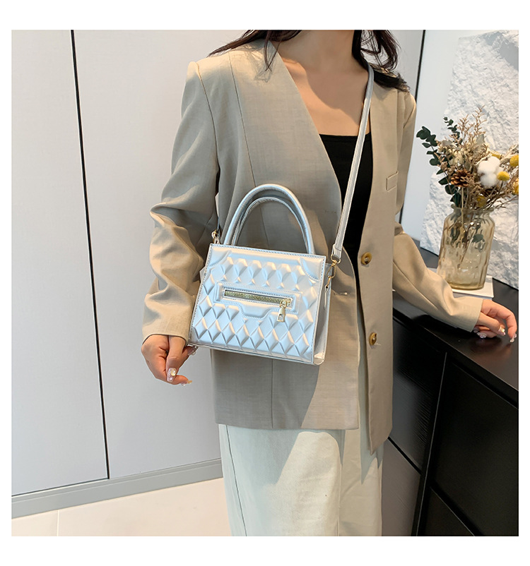 Simplified diamond grid embossed women's handbag 2024 new solid color Korean version stylish single shoulder crossbody_voghion.com