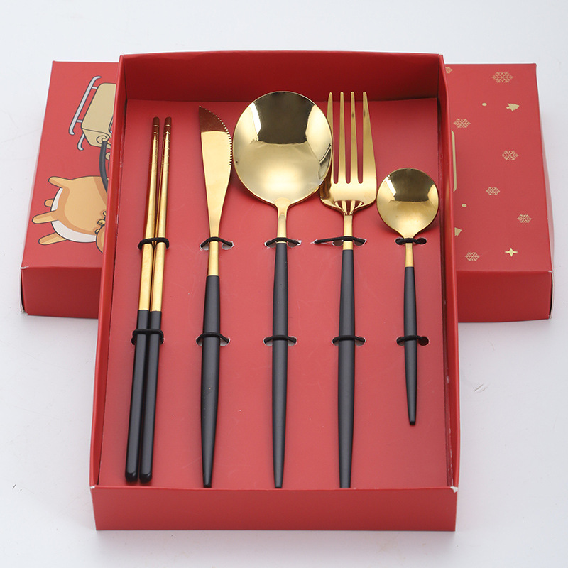 Amazon caja de regalo de Navidad transfronteriza cuchillo de acero inoxidable portugués, tenedor y cuchara conjunto de cuatro piezas cuchillo de carne y tenedor cuchara de comida principal