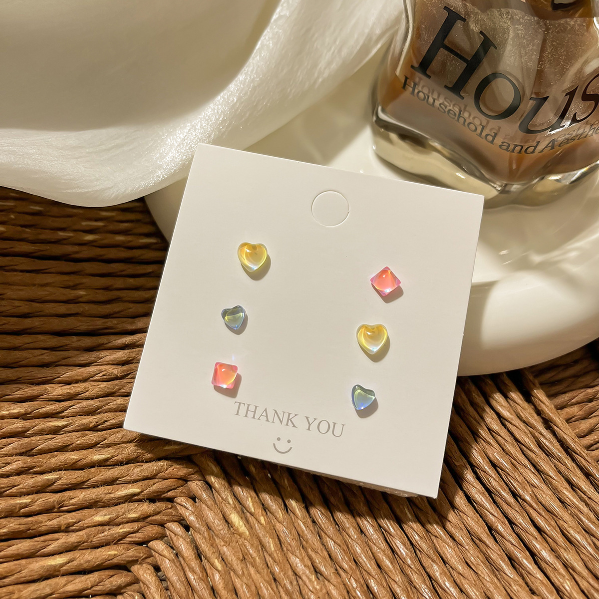 Juego de pendientes de aguja plateados, sencillos y compactos para mujer, pendientes geométricos en forma de corazón, bonitos, dulces y versátiles, venta al por mayor para puestos de mercado