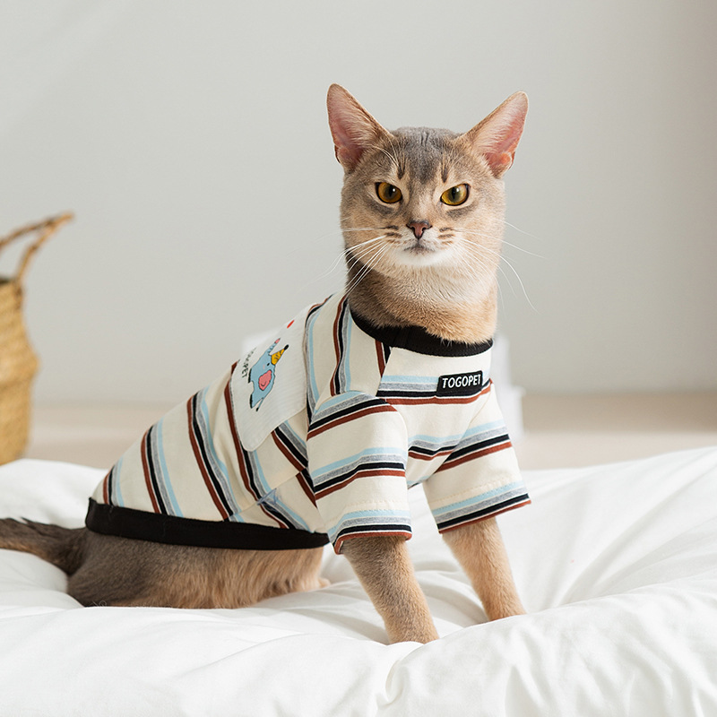 Primavera y verano gatos sin pelo gatitos pequeños gatos dibujos animados rayados como camisetas de dos patas gatitos perros lindos ropa de mascotas