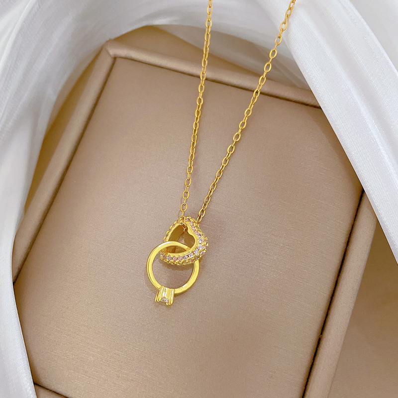 [Acero de titanio] Anillo de amor Exquisito y ligero, temperamento de lujo, hermoso collar de diamantes, cadena de clavícula de todo fósforo femenina, cadena de acero de titanio image 4