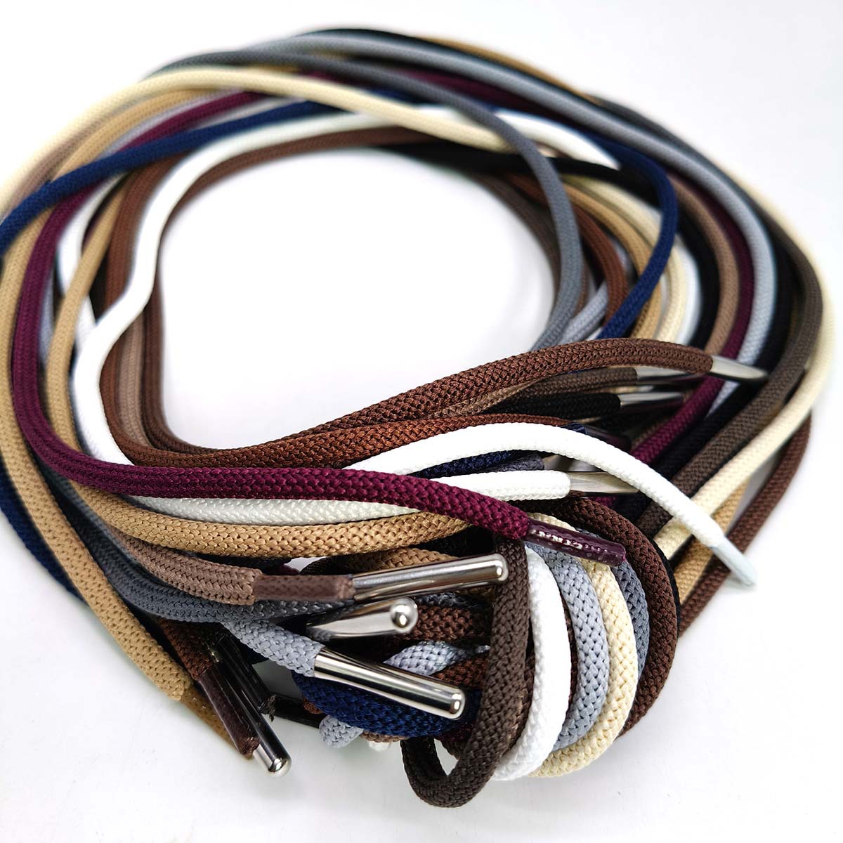120 colores spot 3 / 4 / 5mm poliéster después de teñir cuerda redonda de cabeza metálica de color sólido cuerda de gorra deportiva de lujo cuerda de cintura