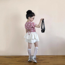 女童粉色波点后背镂空系结上衣+白色卷边百褶安全裙裤两件套套裙