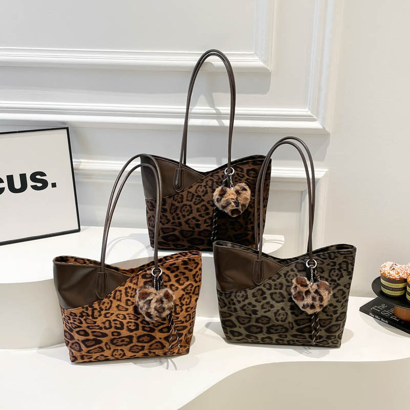 Tide gran capacidad leopardo tote bolso para mujeres 2026 nuevo retro de seda de mano mano de hombro alto sentido brazalete