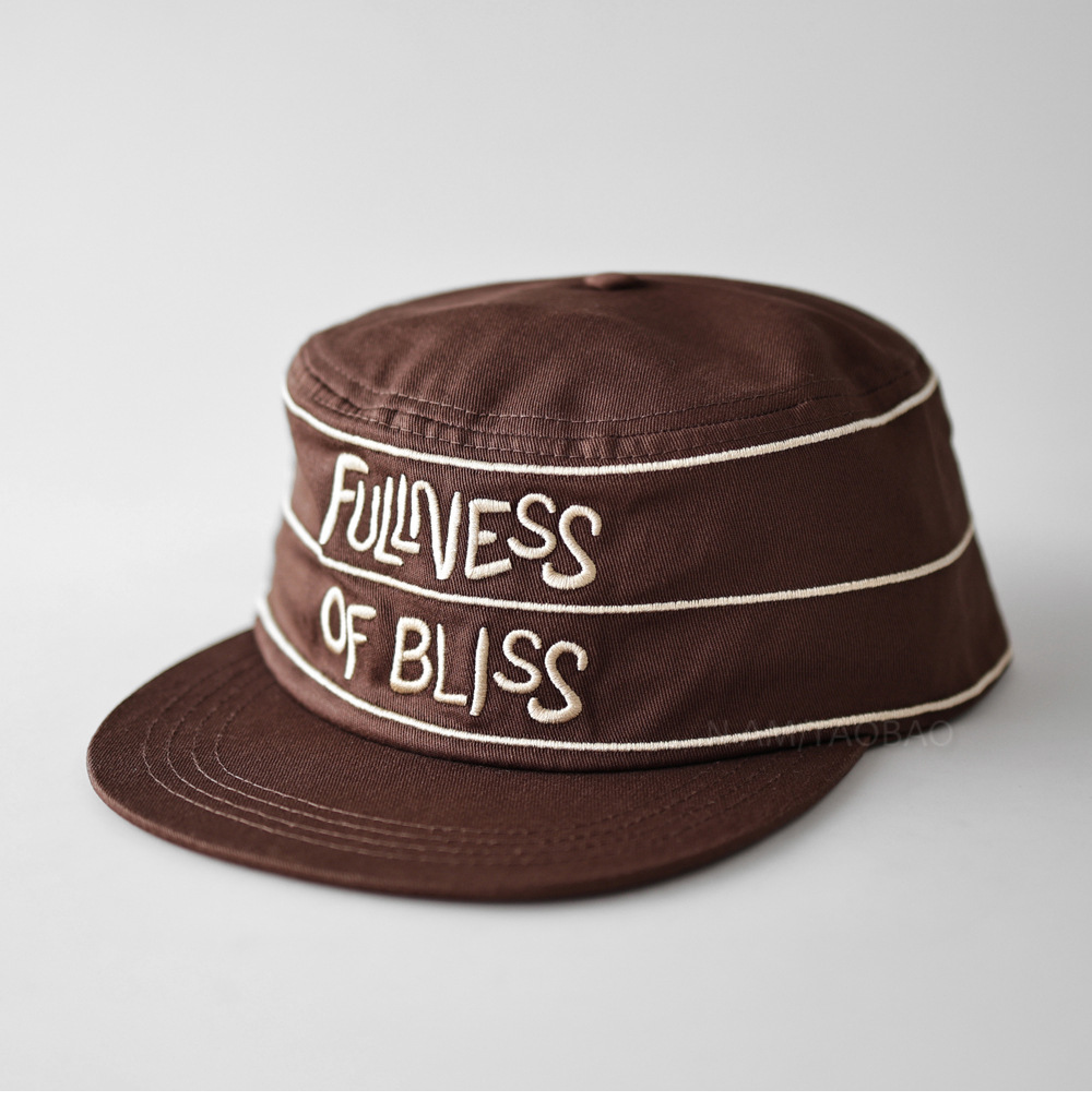 Diseño coreano de nicho con letras rayadas bordadas sombrero de bisel plano, moda para hombres y mujeres, sombrero de lengua de pato.
