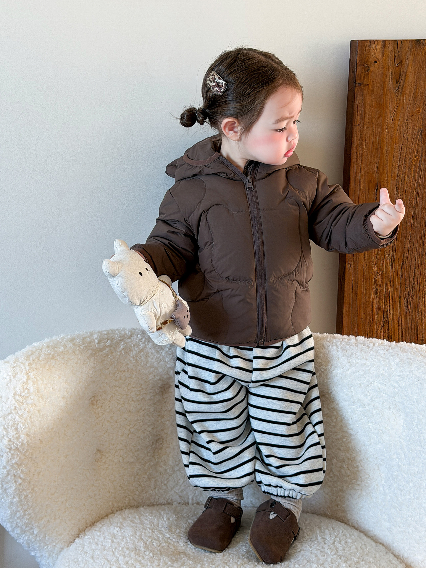 Sugar Pear ropa infantil de invierno de niñas 2025 aire 90 blanco de goma de seda tres abrigos para niños ropa de bebé