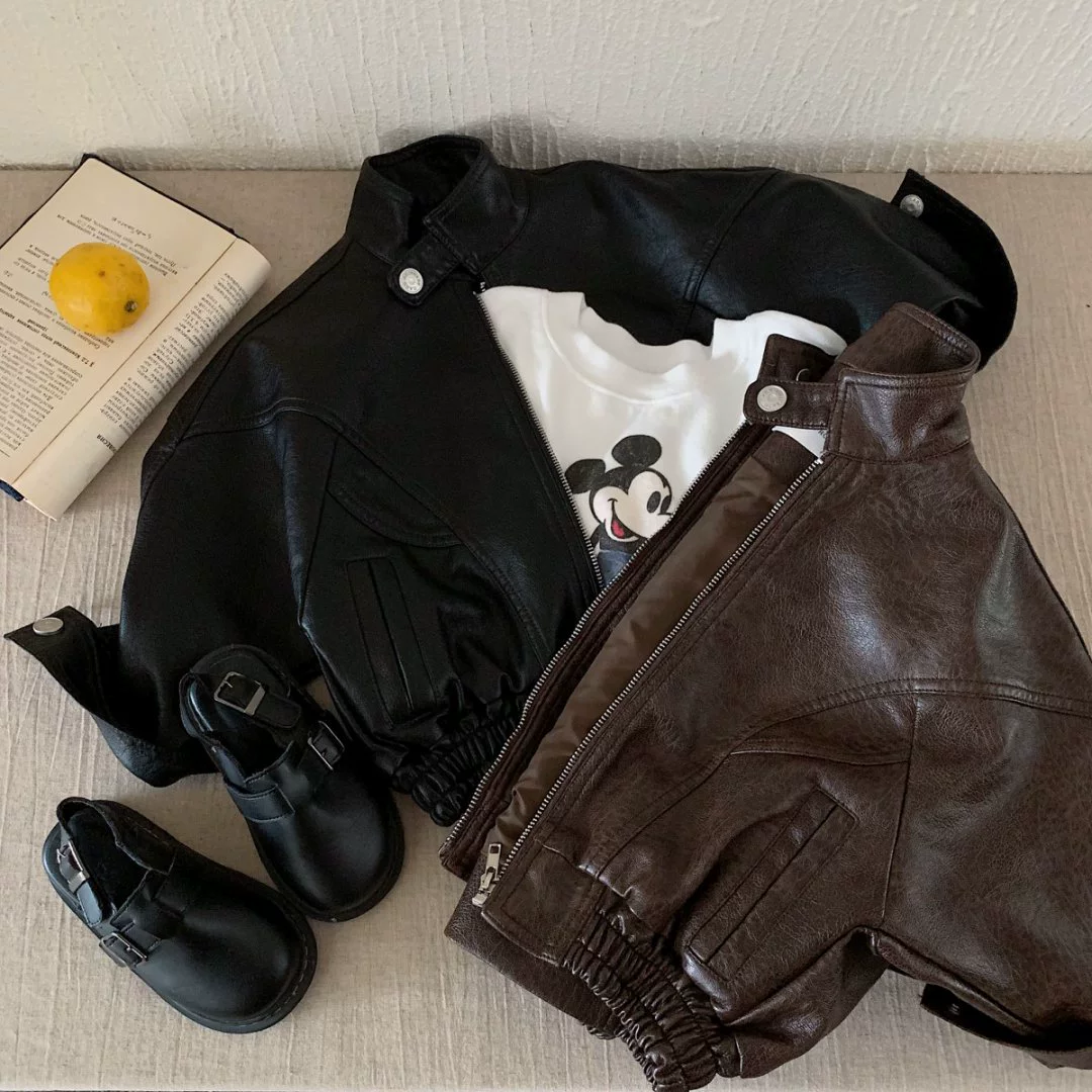 Детская кожаная куртка 2025 осень новая корейский стиль для мальчиков и девочек крутая байкерская куртка модная стильная куртка