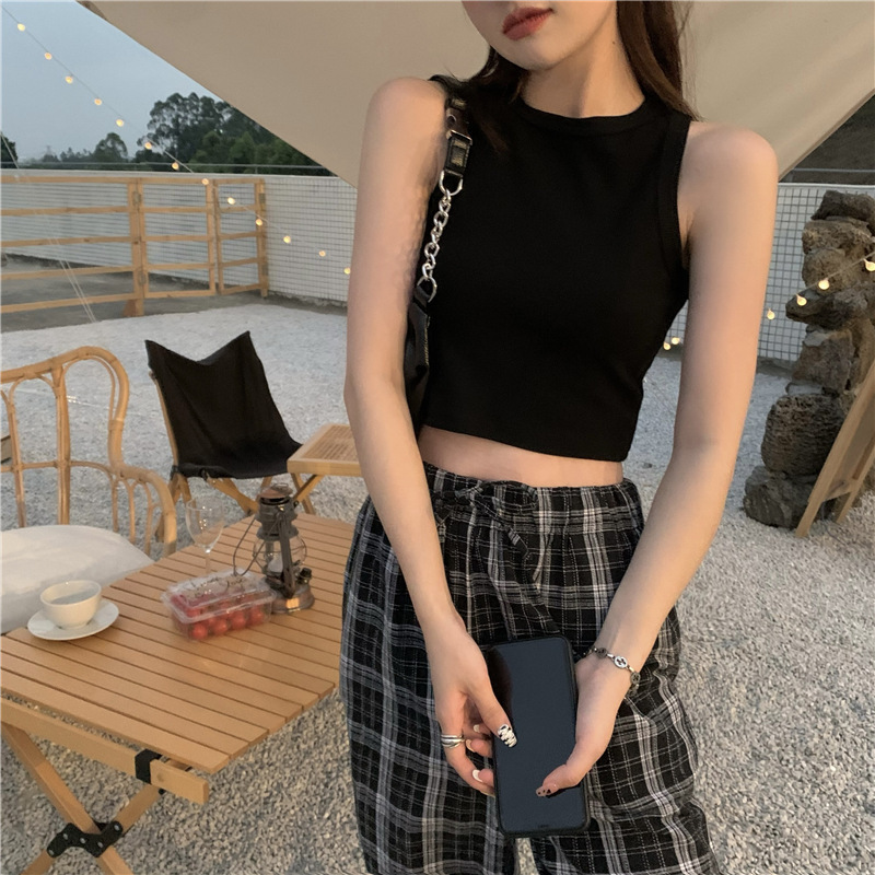 Top corto ajustado de cuello redondo estilo americano para exterior, camisola de verano 2025 nueva y moderna con un toque de diseño.