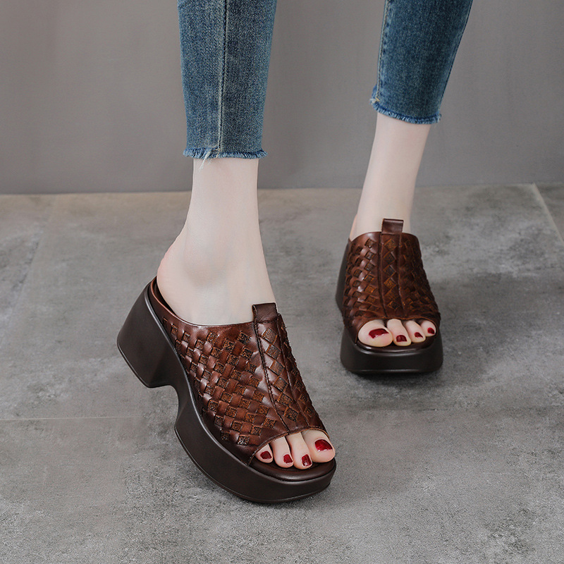 Sandal nữ da bò thật đế xuồng cao gót mũi hở kiểu dệt — màu nâu