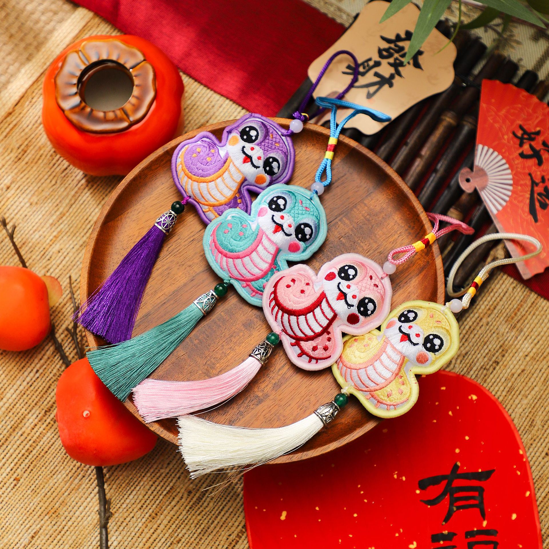 Cuerpo de siete colores de cordero Fu serpiente Lime colgante decoración de barril de Año Nuevo con florista material DIY colgante de flores