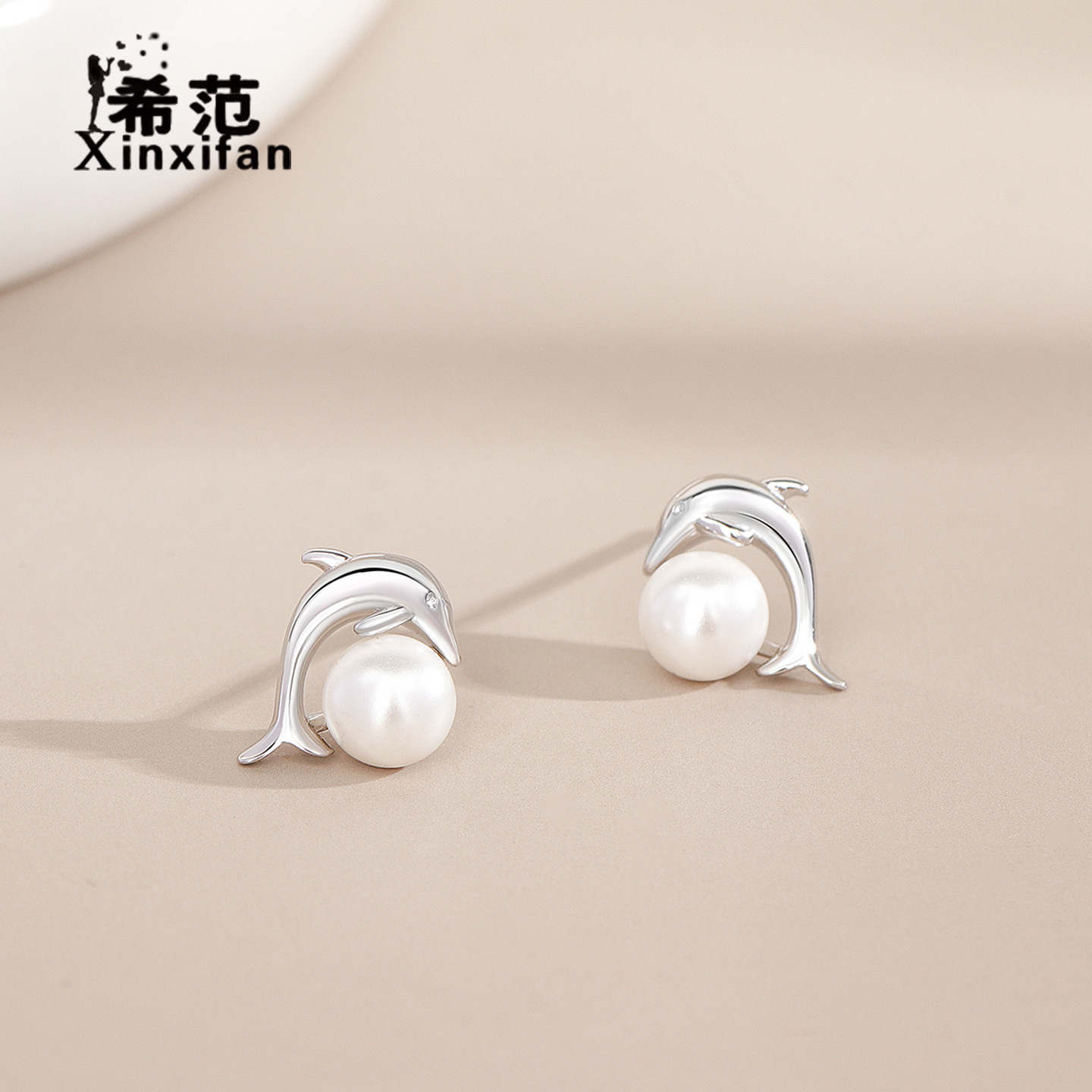 Cartoon fashionable fresh cute elegant earrings from pearl