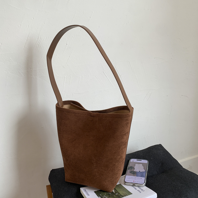 Retro Suede ROW Large Capacity Bucket Bag for Women Casual Commuter Cross-border Shoulder Bag Fashion Underarm Bag - Thumbnail 6