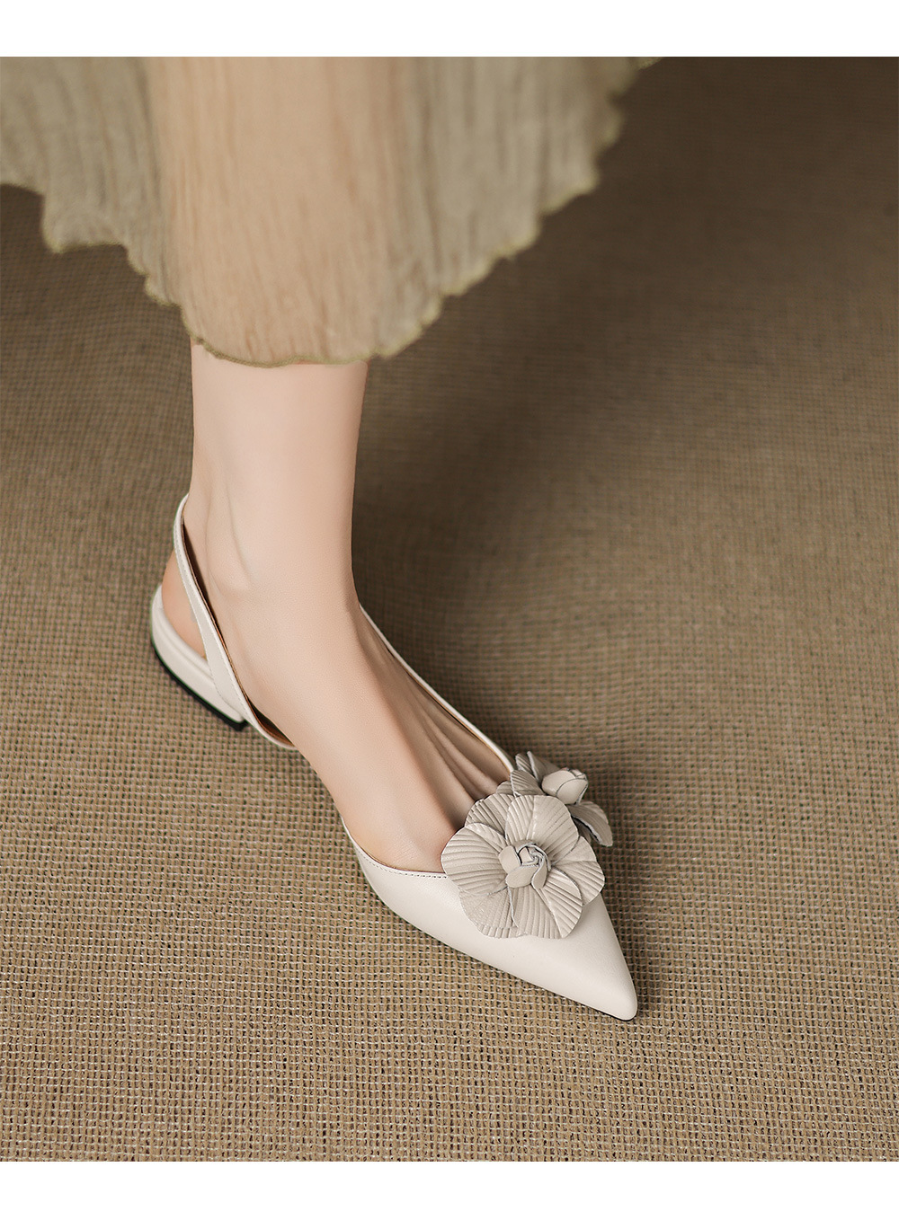 Sandal nữ da cừu mũi tròn quai chữ V đế bệt phong cách Hàn Quốc — đen chi tiết 6