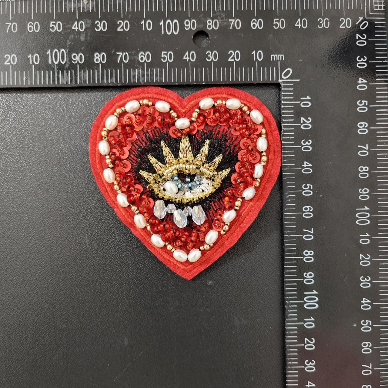 Venta caliente exclusiva transfronteriza hecha a mano con cuentas de cristal amor tela pegatinas ropa zapatos y sombreros rasgados ojos parche pegatinas DIY