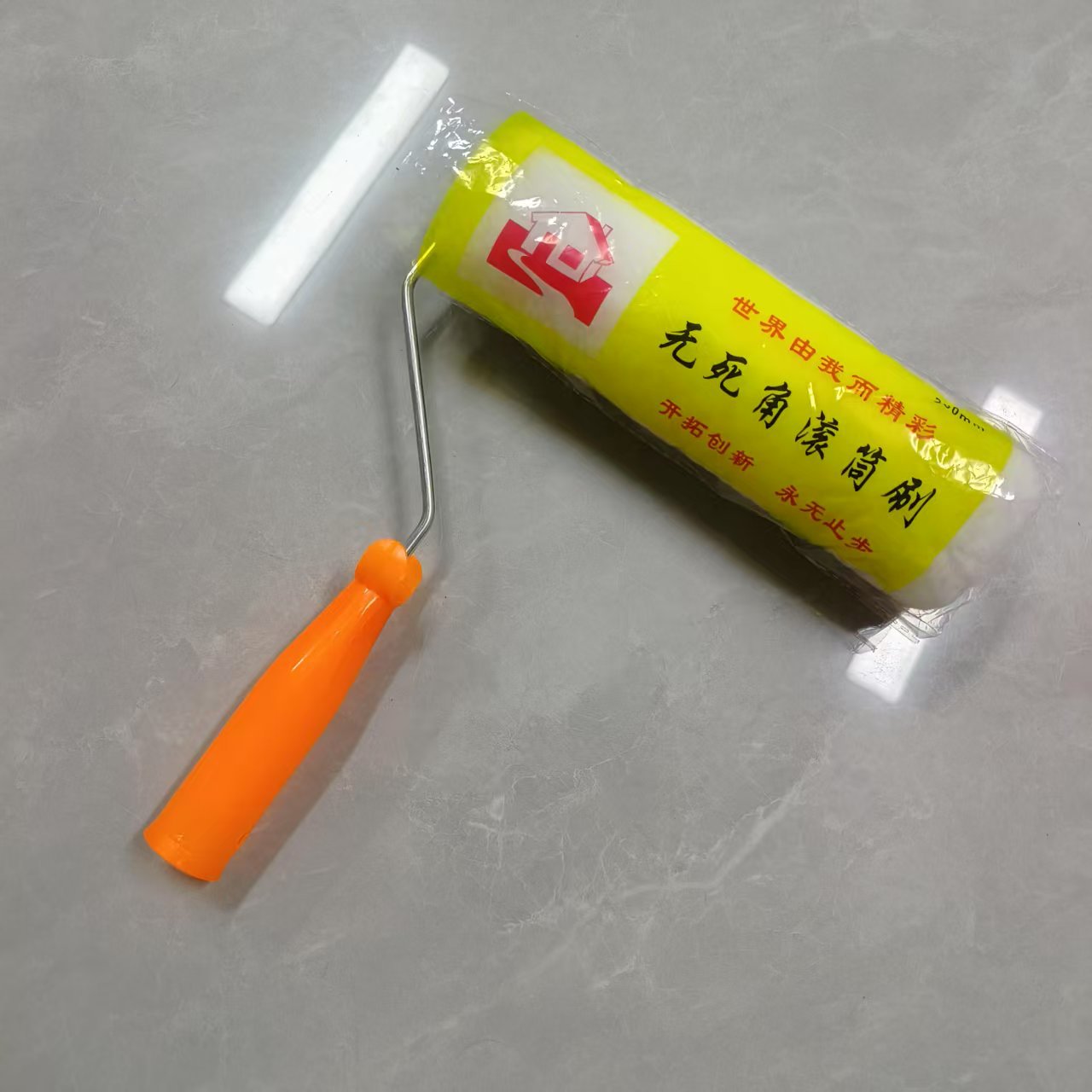 El fabricante suministra brochas de pintura, rodillos de pintura de 4 pulgadas, rodillos de 5 pulgadas, cabezales de brocha anti-desprendimiento, brochas para pintura artística y anti-caída de pelo.