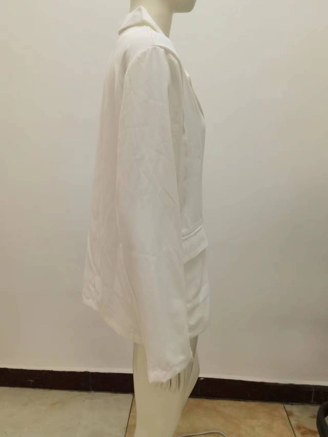420g Weight Blazer Outerwear Type Long Sleeve Sleeve Length Single Breasted Placket Type Polyester Fabric Type Blazer Tops Type 1 Piece Quantity Business, Cocktail Party Occasion Turndown Neckline Slim Fit Type Solid Color Pattern Spring, Autumn Season Women's Gender Pocket Design Elegant, Formal Style Women's Blazer Long Sleeve Blazers Pocket Elegant Formal Solid Color 4