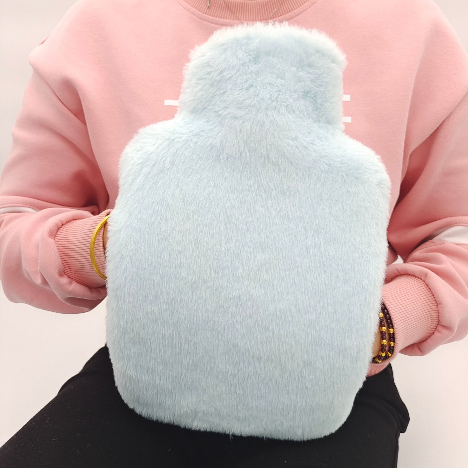 En stock lindo en forma de corazón mano más caliente bolsa de agua portátil creativo llenado de inyección de agua bolsa de agua caliente moda portátil bolso caliente al por mayor