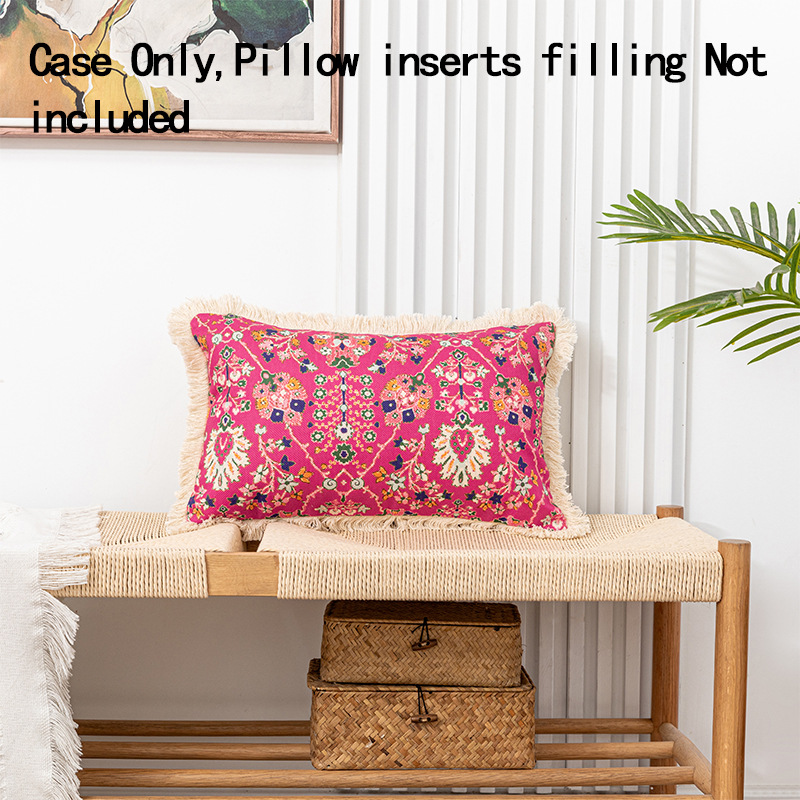 Dekoracyjny geometryczny wzór kwiatowy w stylu nordyckim z frędzlami dookoła i poszewką na poduszkę z nadrukiem lnianym_voghion.com